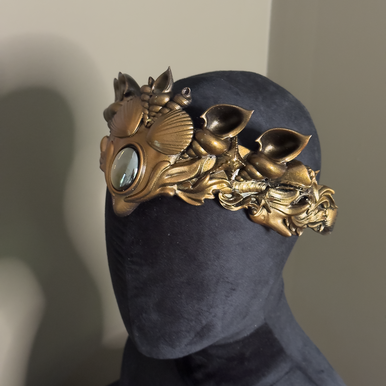 Cabochon Sea Crown