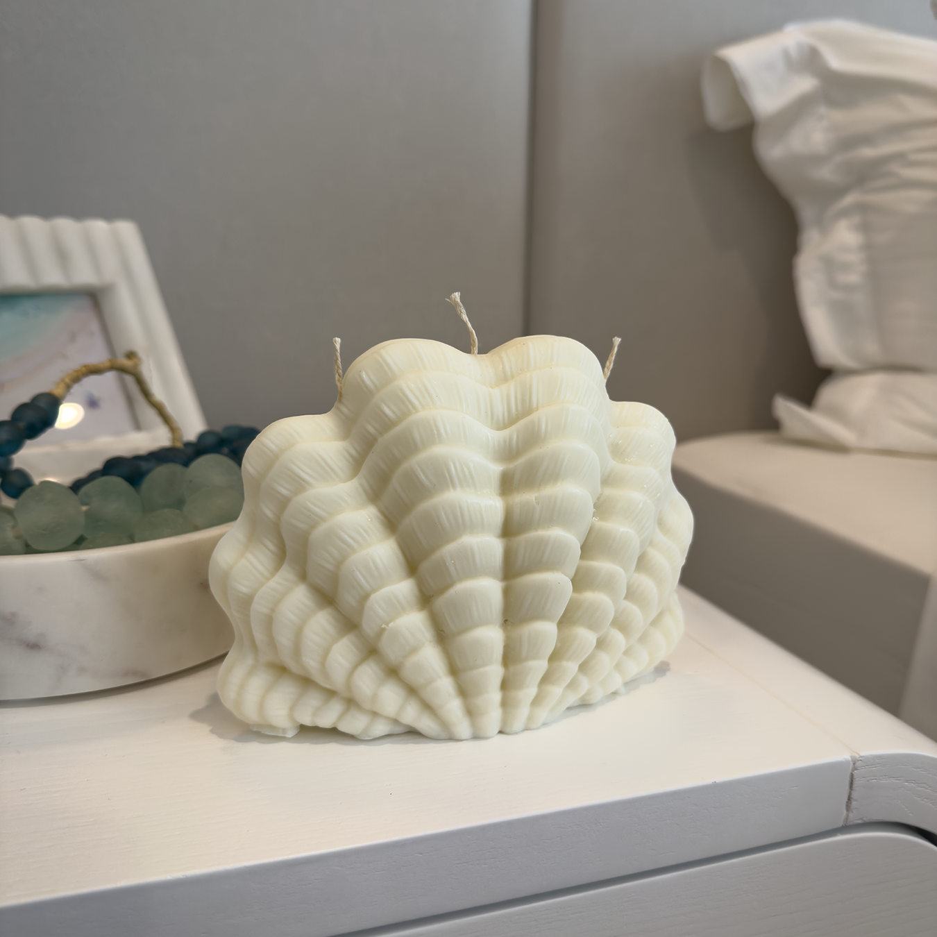 Luxury Shell Candle in Bedroom